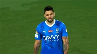 الهلال والرياض.. التعادل يحسم الشوط الأول وميتروفيتش يهدر ركلة جزاء