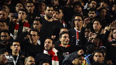 جماهير الزمالك تستقبل اللاعبين بهتافات التحفيز 
