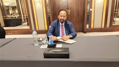 قبل لقائهم بالسلطات المصرية..حمدوك يعقد اجتماعًا مع قيادات القوي الديمقراطية المدنية (صور)