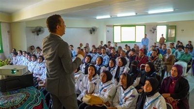 تنمية مهارة التواصل الفعال لدى الجوالين والجوالات بالمنيا