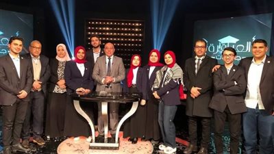 رئيس جامعة طنطا يهنئ الفريق الفائز بالمركز الثاني في مسابقة العباقرة