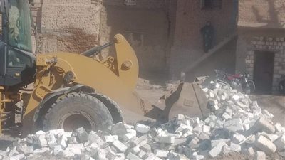 إزالة التعديات على الأراضي الزراعية وأملاك الدولة بالفيوم 
