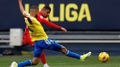 بطل عربي يدخل التاريخ من 