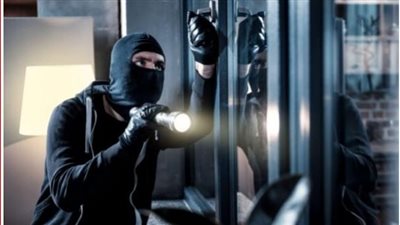 اعترفوا بإرتكاب 4 جرائم أخرى.. حبس المتهمين بسرقة دراجة نارية