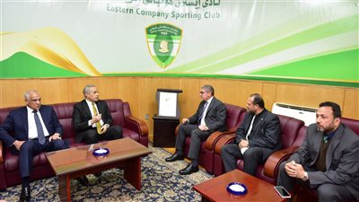 وزير العمل يلتقى العاملين بمديرية عمل محافظة الجيزة وحوار مفتوح بشأن 