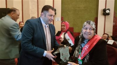 حسام فوزي يكرم المرأة المصرية وآلام المثالية على مستوى المنطقة الشمالية لمحافظة القاهرة