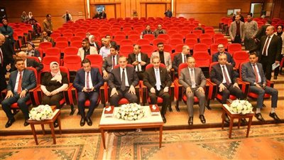 محافظ كفر الشيخ يهنئ نائبه لحصوله علي درجة الدكتوراه  