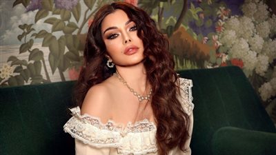 بسعر صادم.. هيفاء وهبي تطل بالأبيض في عيد ميلادها| اعرف عمرها الحقيقي