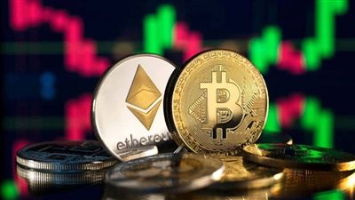 قمة تاريخية جديدة... بتكوين تتجاوز 71 الف دولار