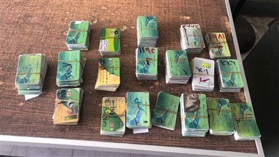 ضبط 600 بطاقة ذكية تم تجميعها لدى تاجر تمويني بالفيوم 