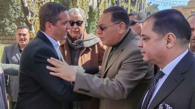 محافظ الشرقية يُؤدي واجب العزاء في النائب السابق أحمد فتحي عمر