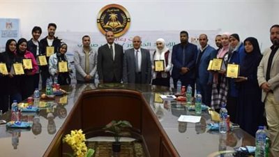  جامعة العريش تكرم المشاركين في البرنامج القومي لخلق مجتمع شبابي 