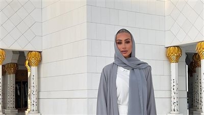 مايا دياب تستقبل أول أيام شهر رمضان بالحجاب