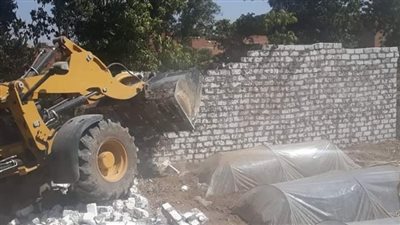 إزالة 25 حالة تعدٍ على الأراضي الزراعية بالفيوم 