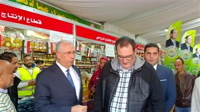 بالصور.. معرض خير مزارعنا لاهالينا يشهد اقبالا في ثاني ايام رمضان 