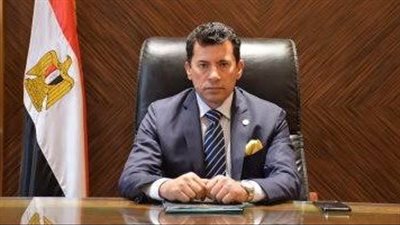 وزير الشباب والرياضة يطمئن على حالة اللاعب أحمد رفعت