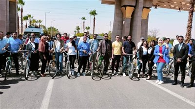 رئيس جهاز مدينة طيبة الجديدة يشهد ماراثون الدراجات الهوائية