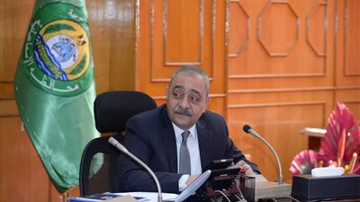 محافظ الإسماعيلية يناقش الاستراتيجية الوطنية للسكان والتنمية ٢٠٢٣/ ٢٠٣٠