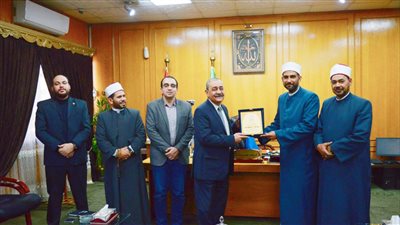 محافظ الإسماعيلية يستقبل وفد من الأزهر الشريف للتهنئة شهر رمضان المُبارك