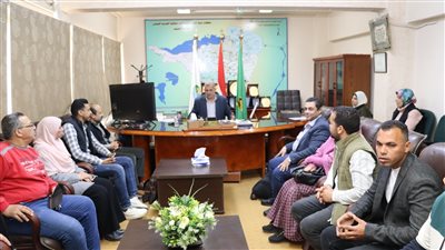 رئيس مياه الفيوم يكرم العاملين بالإدارة العامة لنظم المعلومات الجغرافية  والمساحة 