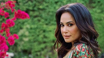 هند صبري تطل بالأسود من توقيع نيكول جبران