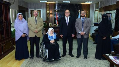 تكريم وحفاوة .. قصة تحدي لطالبة قادرون باختلاف بجامعة سوهاج