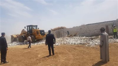 إزالة 5 حالات تعدي على أراضي أملاك الدولة بقنا