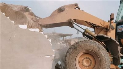 حملات مكثفة لإزالة التعديات علي الأراضي الزراعية بالبحيرة