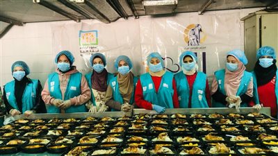 مطبخ المصرية بجامعة سوهاج يقدم 300 وجبة يومياً لأسر حياة كريمة