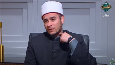هل قطرة العين والأنف تفطر؟.. أمين الفتوى يوضح (فيديو)
