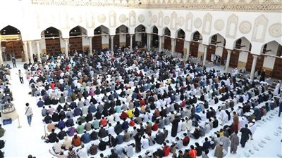 وكيل الأزهر: الإفطار الجماعي للطلاب الوافدين لإدخال الفرحة في قلوبهم
