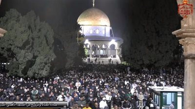بث مباشر.. الفلسطينيون يقاومون اقتحام المستوطنين للمسجد الأقصى