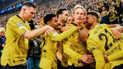 بوروسيا دورتموند يتقدم على أيندهون بهدف في الشوط الأول
