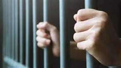 حبس عاطل لسرقته خزينة مكتب شحن وتفريغ في شبرا الخيمة