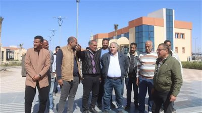 رئيس جهاز العاشر من رمضان يتابع أعمال تطوير الطرق والخدمات بالمدينة