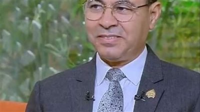 رئيس جامعة سوهاج يهنئ الدكتور محمود عبد العاطي لإختياره بأكاديمية البحث العلمي