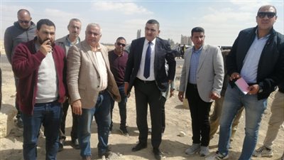 مسؤول بالإسكان يتابع سير العمل بمشروعات المرافق والطرق ببني سويف والفيوم
