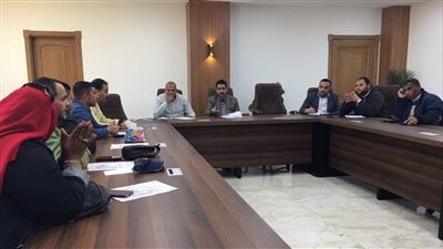 رئيس جهاز العبور الجديدة يجتمع بسكان المدينة لحل مشاكلهم