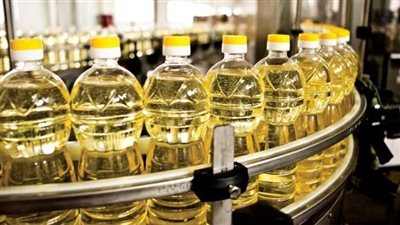 تراجع أسعار زيت الطعام  اليوم الخميس رابع أيام رمضان لدى التاجر.. بكام طن الصويا