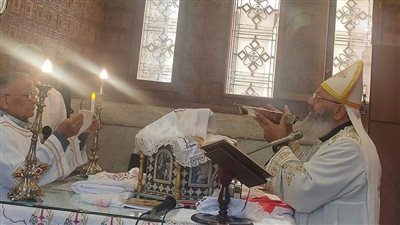 القمص إشعياء لمعي يشهد فعاليات روحية بالمعادي.. صور