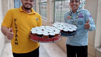 شباب ميت نما بالقليوبية يوزعون وجبات الإفطار على الصائمين بالطريق الزراعي