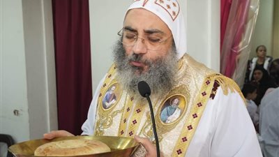 استعدادات كنيسة العذراء بالفكرية لبدء اجتماع  الأرثوذكس