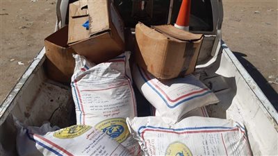 ضبط سكر وسلع منتهية الصلاحية بمصنع دون ترخيص بالفيوم 