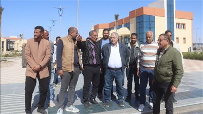 رئيس جهاز العاشر من رمضان يتابع أعمال تطوير الطرق والبنية الأساسية والخدمات 