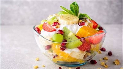 لسحور خفيف.. حضري سلطة الفواكه بالزبادي الصحي