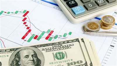 الهدوء يسيطر على سوق العملات قبيل بيانات أميركية هامة