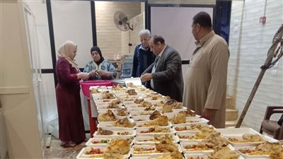 موائد الخير فى كل مربع على الطرق السريعة والفرعية بالغربية .. صور