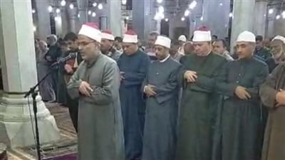 الآلاف يؤدون صلاة التراويح بمسجد السيد أحمد البدوى