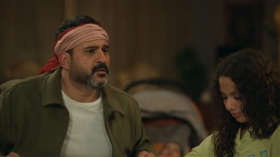 بابا جه الحلقة الخامسة.. أكرم حسني يتحوّل لأب مثالي 