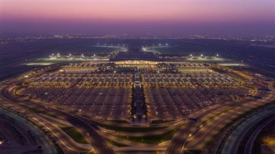 سلطنة عُمان تحظى بتقديرات عالمية وتتربع على قمة أفضل مطارات الشرق الأوسط